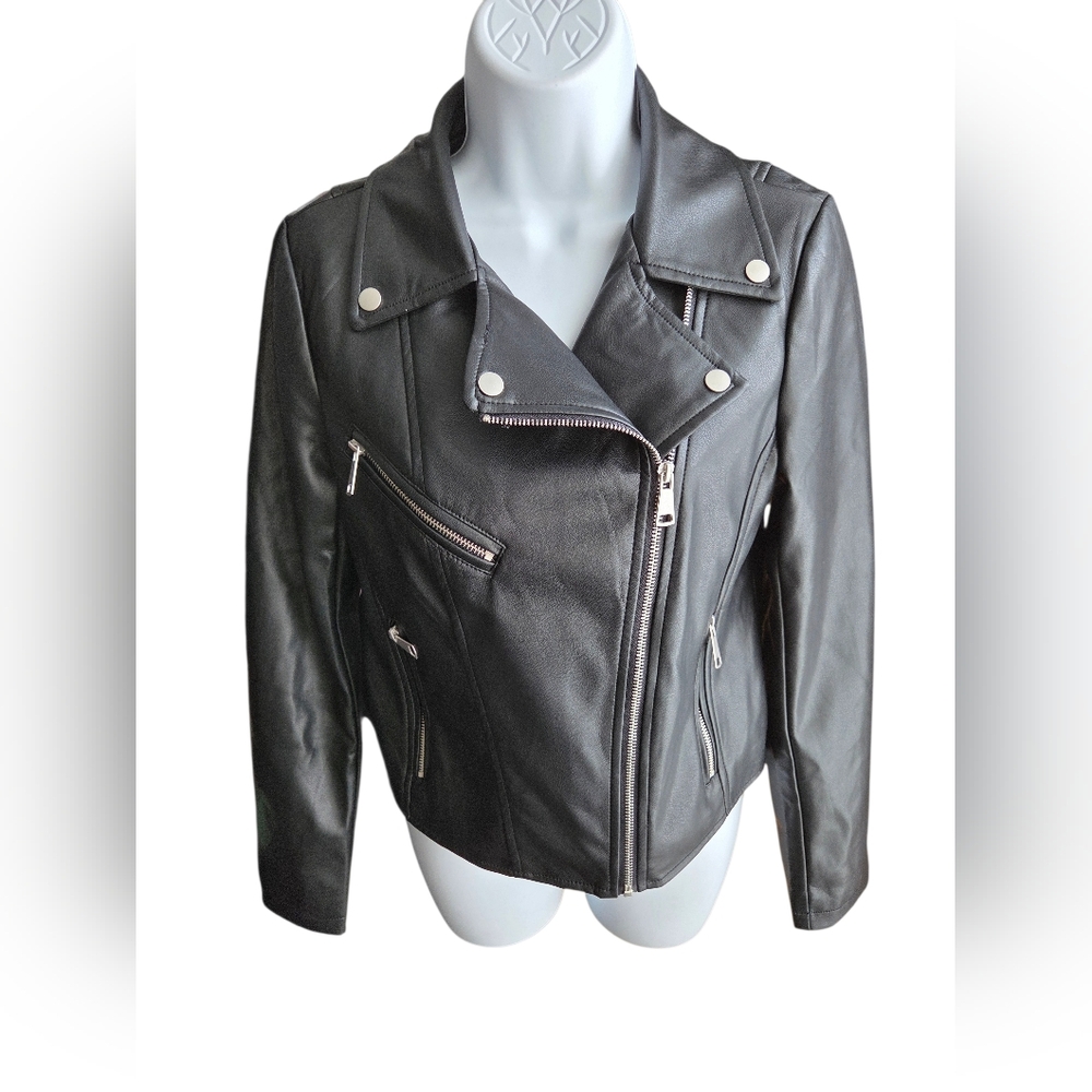 NWT BAGATELLE Black Faux Leather Moto Jacket Zip Pockets Chrome Hardwear Size S